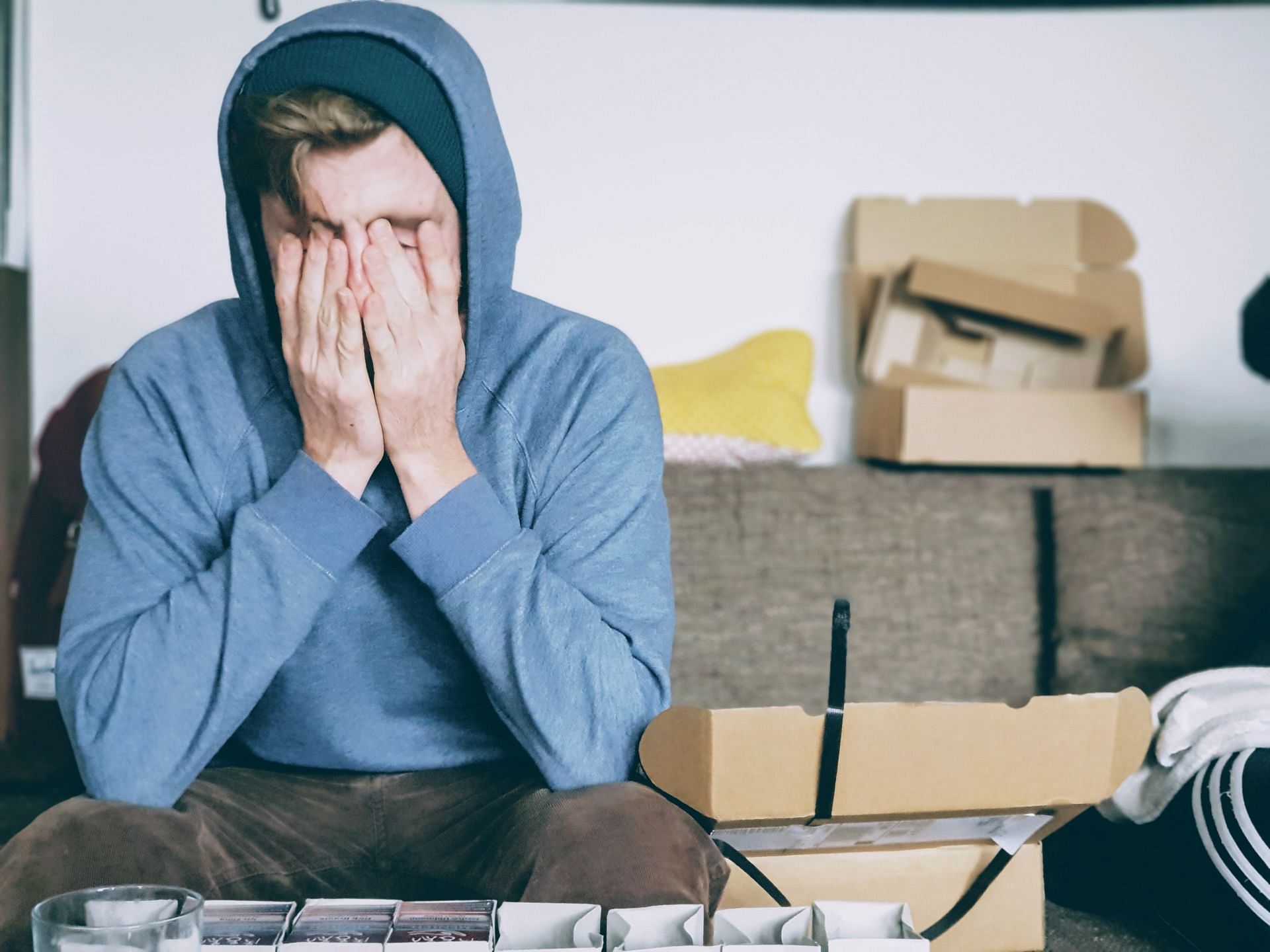 Stress impacts gut health (Image via unsplash/ christian erfurt)